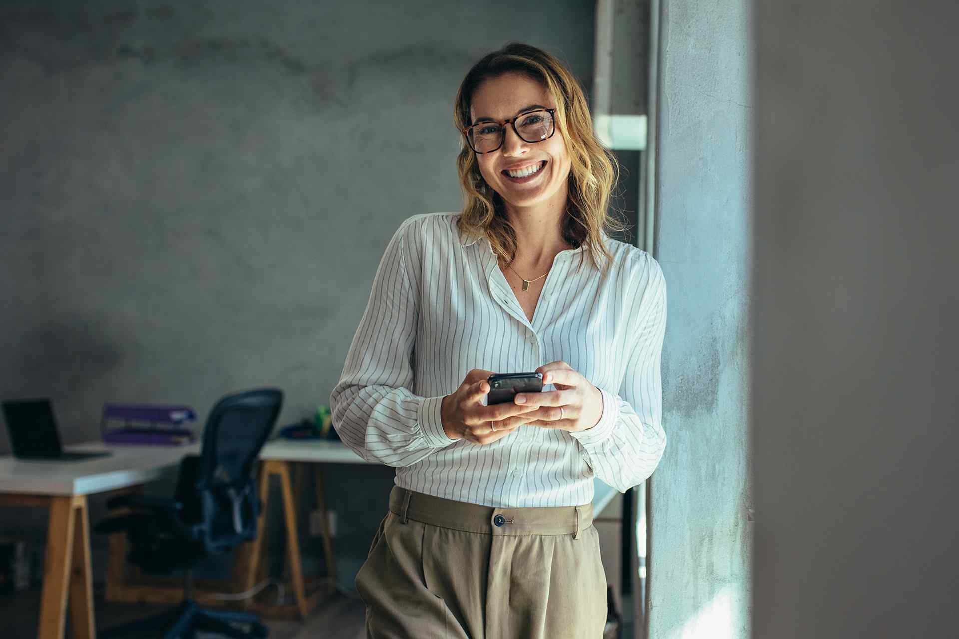 https://deutsche-kompa.de/wp-content/uploads/2020/09/fluid_hero_08.jpg